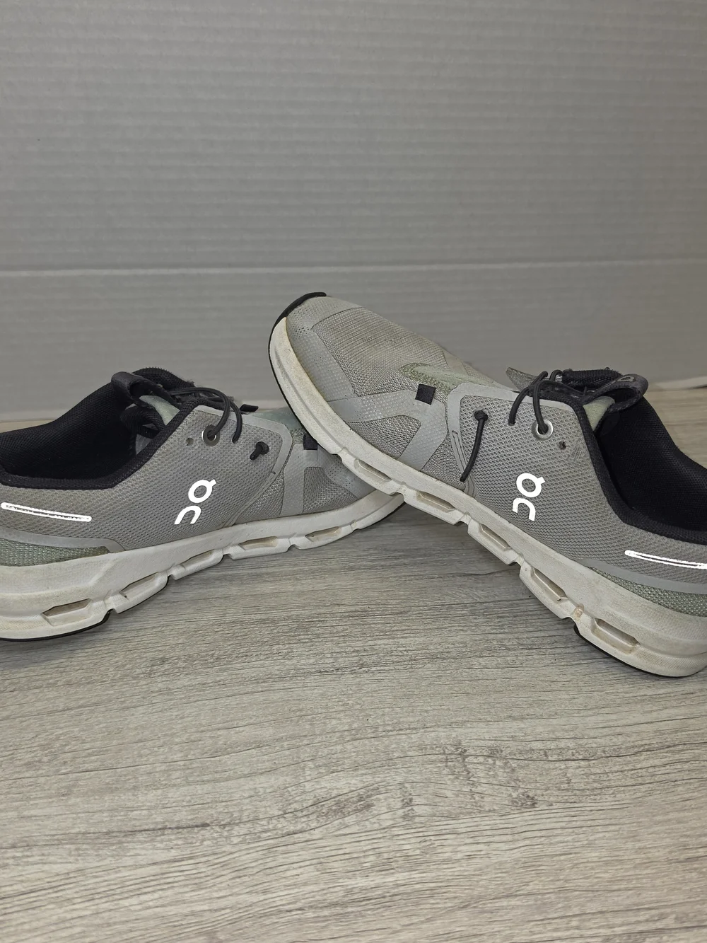 On Cloud Sneakers Cloud Sky Youth Glacier/Sage Colorway Shoes Size 4.5